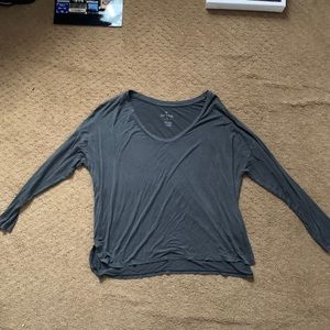 Soft and sexy gray long-sleeved shirt